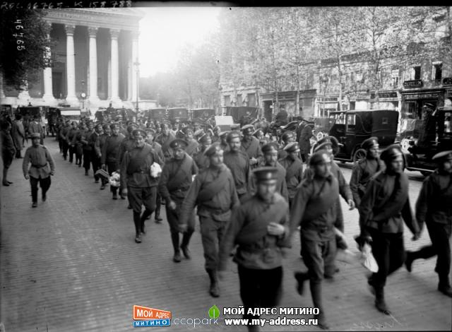 Русский Экспедиционный Корпус во Франции - 1916 год - в городе