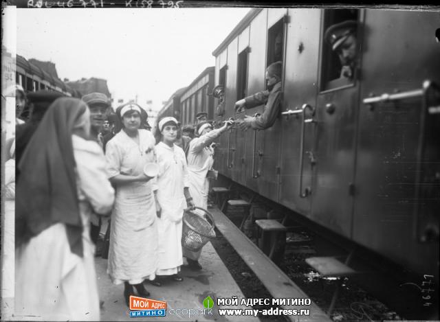 Русский Экспедиционный Корпус во Франции - 1916 год - погрузка в поезд